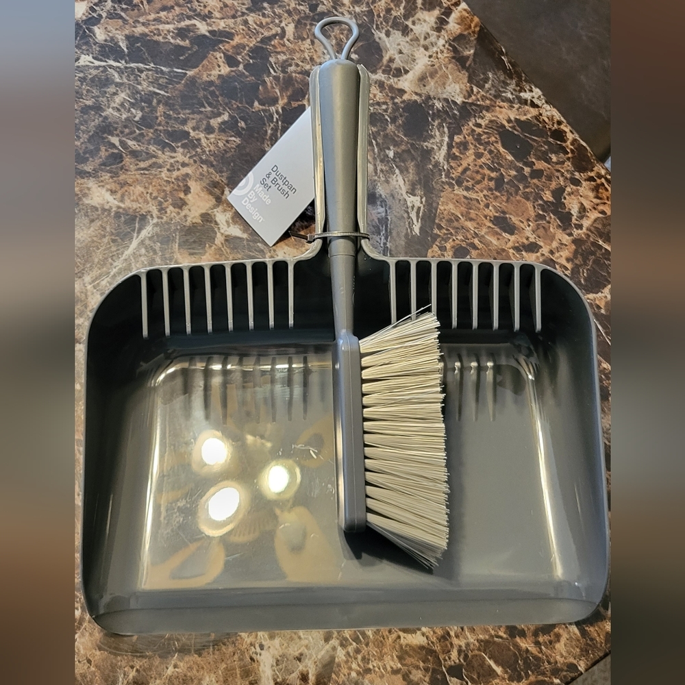 Dust pan & brush